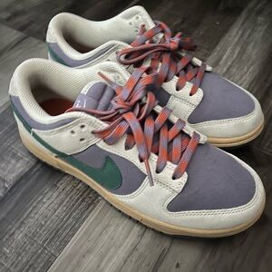 Women Sz 7 (Euro Sz 39) Nike Dunk Low Suede Sneakers Phantom/Bicoastal Daybreak